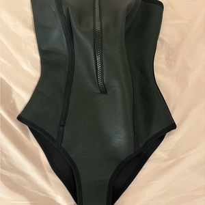 SKIMS RUBBERIZED SCUBA SWIM STRAPLESS ONE PIECE